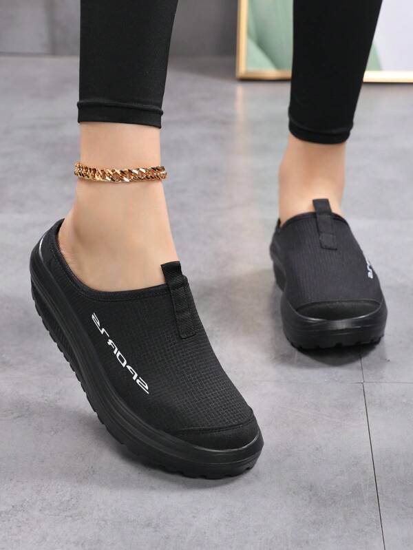 Tênis esportivos femininos de malha respirável, novos tênis casuais leves com absorção de choque, mulas da moda sem cadarço, adequados para casa, ao ar livre, verão, mães de meia-idade e idosas