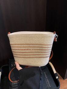 1pc Fashion Retro Woven Small Bag Japanese Striped Crossbody Straw Bag Paper Rope Casual Beach Bag Commuter Crossbody Bag, Smooth Zipper Closure, Casual And Simple Style, Suitable For Girls To Go Out Shopping, Daily Use, It Is A Good Choice To Give A Little Girl A Gift, A Must-Have Item For A Beach Vacation - Straw Small Shoulder Bag - View 4