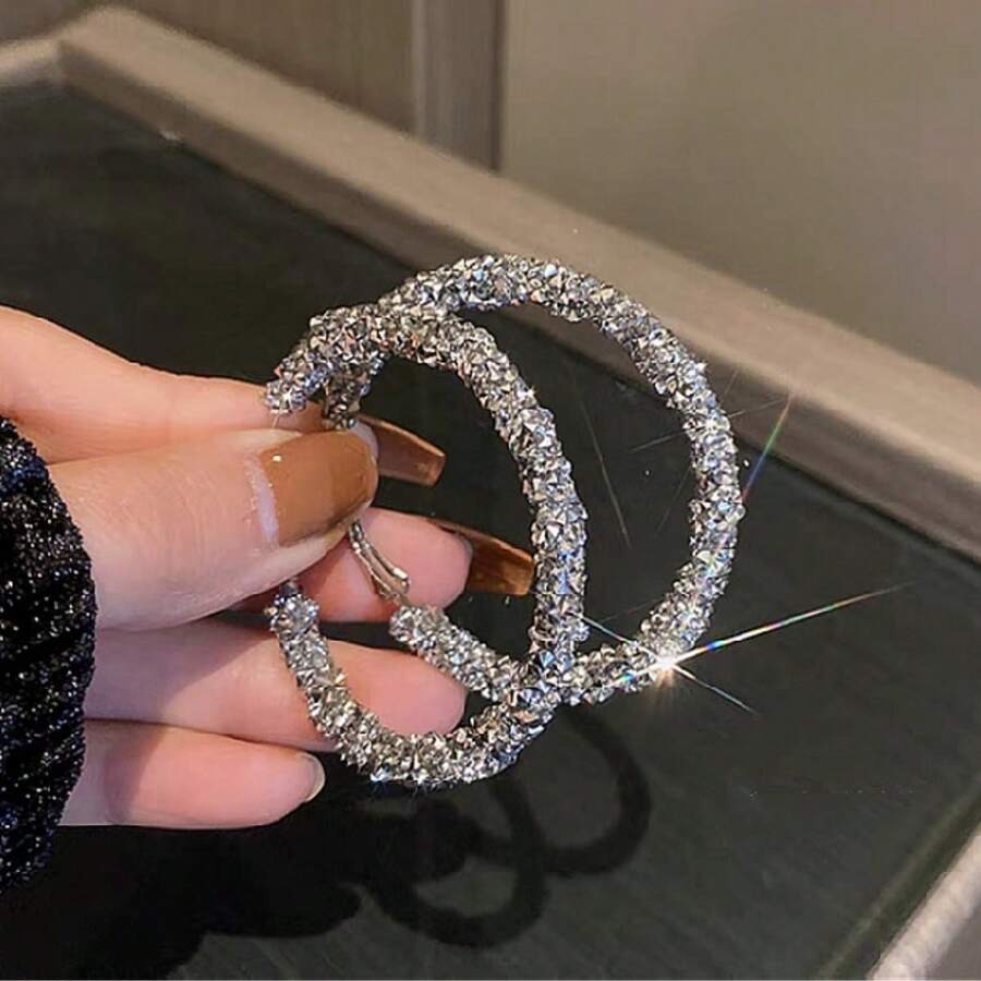 1 件奢华全水钻环形耳环，优雅时尚的环形耳环