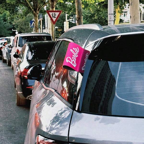Barbie Barbie Car Window Flag, 15x20cm Hot Pink Car Decoration With Iconic Barbie Logo, Easy Installation Magnetic Car Accessory For Stylish Women
