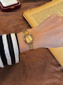1 Reloj de mujer de alta gama, de estilo francés, sencillo y elegante, personalizado, con incrustaciones exquisitas de rhinestone, de corte elegante y retro, ligero y lujoso, versátil, resistente al agua, de cuarzo, adecuado para uso diario, de fiesta, vacaciones y como regalo de cumpleaños u ocasiones especiales.