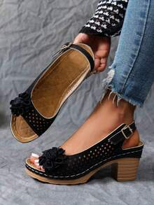 女士复古高跟凉鞋，花卉装饰镂空透气鞋面，配有可调节金属扣，夏季街头风格黑色厚底露趾高跟鞋 - 黑色 - 查看 12