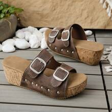 Plus Size Thick Sole Rivet Embellished Slippers, 2025 Spring & Summer New Metal Strap Beach Sandals For Women - Brown - View 3