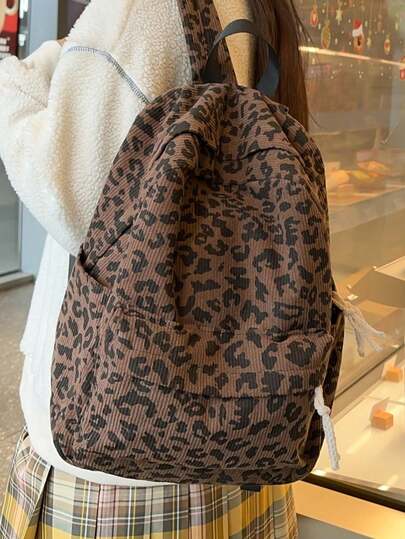 Mochila de pana con estampado de leopardo de moda, estilo casual vintage, opción ideal para el campus y los estudiantes. Esta mochila ligera y espaciosa es el compañero perfecto para las clases de invierno, las salidas y los viajes. Esencial para volver a la escuela, adecuada para mujeres, niñas y estudiantes, se puede combinar perfectamente con varios accesorios para mochilas. Esta mochila es adecuada para la escuela, la universidad y tiene un fuerte estilo de campus.