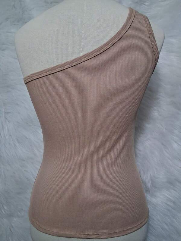 Blusa Feminina Nula Manga Argola Dourada Tecido Ribana Tendencia Mula MancaSimplesCasualTecido de malhaApliquesMalhadoAnelblusaDiárioFeriadoNoiteFesta de aniversárioRegresso a casaDespedida de solteiraviagemPalco e Concertofesta do chábrunchConcerto de música countryEsportes e FitnessRoupas de aeroportotodos