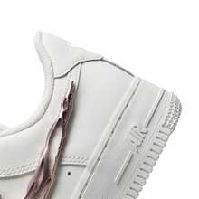 Nike Zapatillas WMNS AIR FORCE 1 '07 LX, zapatos casuales transpirables para mujeres para ir al trabajo, correr, viajar - Blanco - Ver 7