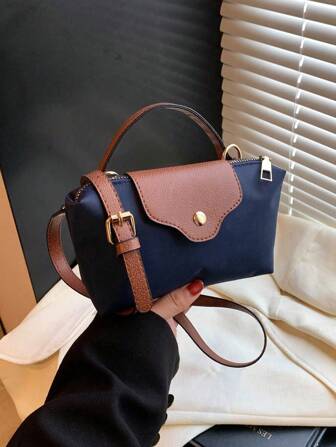 2025 年春夏时尚通勤包，休闲简约单肩包，简约时尚斜挎轻质尼龙饺子形方形女包