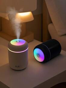 Umidificatore mini colorato, capacità 300ml, alimentazione USB, 3 colori opzionali, con nebbia fredda e luce atmosferica luminosa, 5 tipi di oli essenziali aromatici opzionali. Lo spray per aromaterapia è adatto per auto, camere da letto, soggiorni, scrivanie, umidificatori per auto di piccole dimensioni, regali per l'atmosfera della camera da letto, utilizzato per l'umidificazione quotidiana dell'aria, l'integrazione dell'acqua e la prevenzione dell'essiccamento