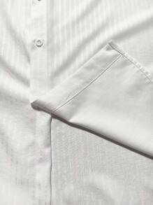 1pc Men's Solid Color Embossed Stripe Button-Up Long Sleeve Formal Shirt