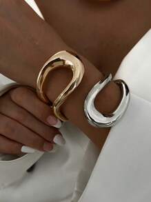 1pc Exaggerated Metallic Circular Bangle With Hollow Out Asymmetrical Shapes, Simple & Stylish, Perfect For Vacation, Party, Ladies All-Match Sexy Bracelet