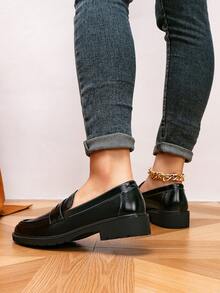 Women's Spring/Autumn Round Toe Breathable Flat Loafers, Thick Sole Black Slip-On Shoes