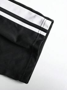 Ensemble décontracté pour hommes composé d'un t-shirt à manches courtes imprimé voiture de course et d'un pantalon de jogging avec cordon de serrage