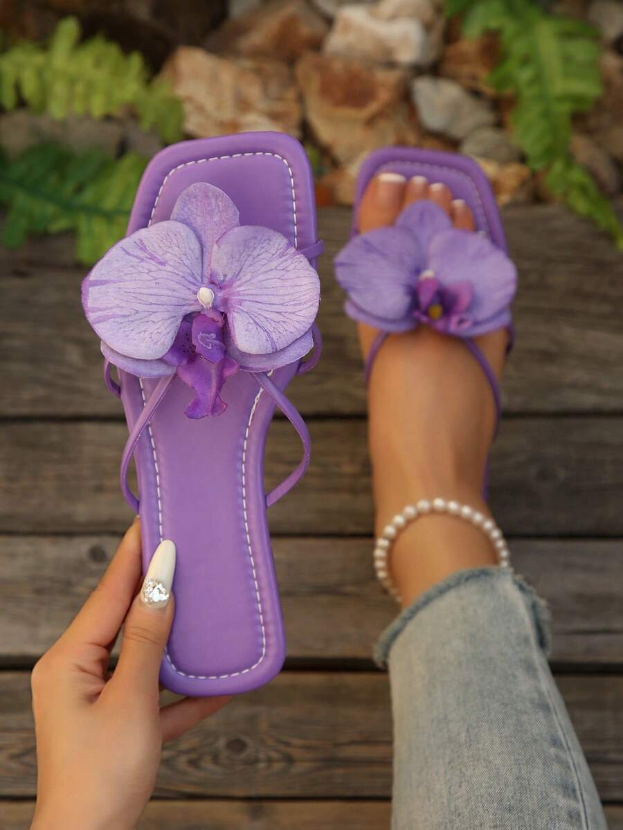 女士法式花朵平底拖鞋，夏季轻便户外鞋，时尚透气休闲凉鞋，适合约会、宴会、派对、通勤、购物、聚会、度假、海滩等场合，人字拖款式。