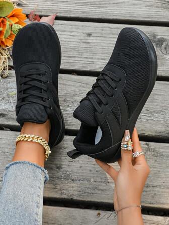 Nouvelles chaussures de sport blanches pour femmes, ultra-légères, en maille respirante, à large tête, avec amortissement des chocs, semelle souple anti-dérapante. Chaussures de course casual pour étudiants hommes et femmes, tout-aller