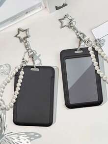 黑色卡包，饰有星星和仿珍珠吊坠，可用作包包装饰、钥匙扣，也可用于收纳身份证、会员卡、照片、地址卡，并兼具保护功能。适合日常使用、装饰，或作为礼物赠送给朋友、家人和爱人，例如情人节、生日、母亲节、开学季等场合。 - 黑色 - 查看 3
