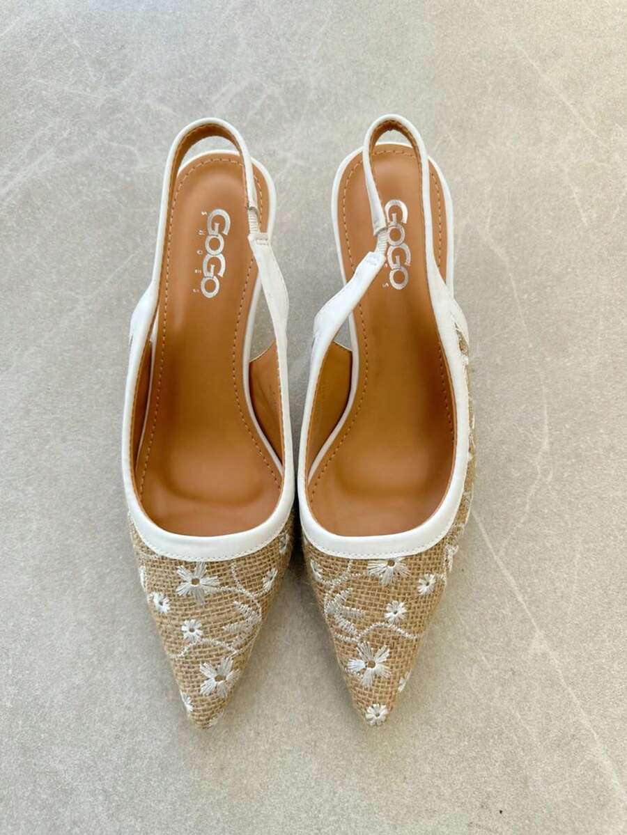 High Heels With Elegant, Vintage Chinese Style, Modern Embroidered Design - White - View 1