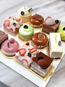 100 piezas de bandejas de papel dorado cuadradas de mousse, bandejas de papel para pasteles antiadherentes, diseño de bandejas de cartón para postres con asas fáciles de agarrar para cupcakes, bodas, fiestas de cumpleaños - Bandeja para hornear postres, tabla para tartas, bandeja de tartas elegante y lujosa, bandeja para gelatinas