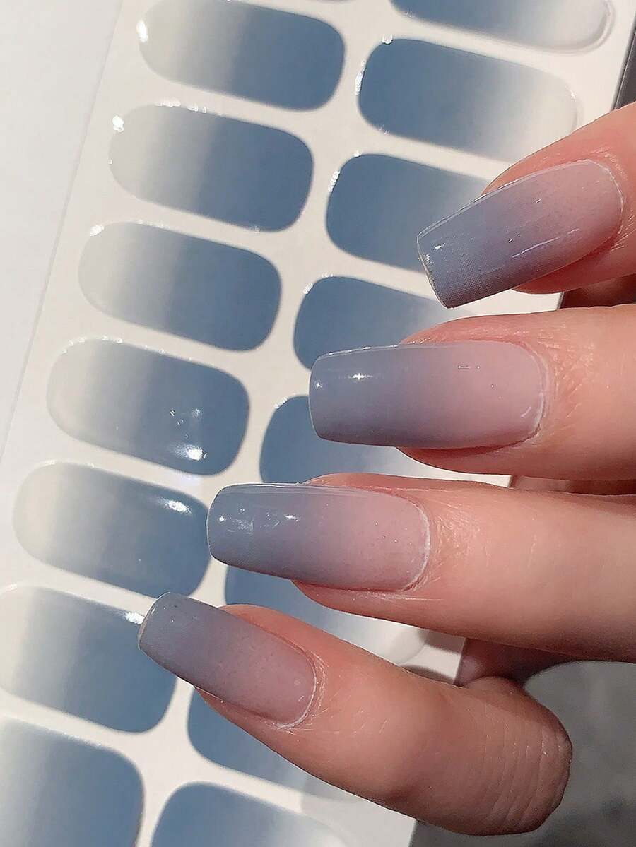 1 miếng dán móng tay nghệ thuật màu ombre, dán toàn bộ móng, decal móng tay chống thấm nước, có thể bóc ra, dành cho nữ, miếng dán móng tự dính, dễ sử dụng, thích hợp cho các dịp lễ, tiệc tùng, quà tặng sinh nhật và các vật dụng làm móng. - Màu xanh nhạt - Xem 1