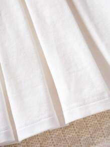 Vestido Casual de Estilo Escolar para Meninas, Vestido Plissado Branco de Manga Curta com Colarinho Polo e Bordado de Coelho Fofo para Crianças Pequenas, Roupas Leves de Verão