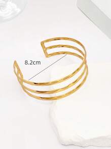 1 pieza Brazalete abierto minimalista y de diseño martillado de moda, joyería dorada apta para el uso diario, ideal como regalo para el Día de la Madre y amigas