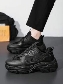 2025 Nuove scarpe da uomo versatili, dal design di nicchia, scarpe sportive e casual, con lacci, da esterno di grandi dimensioni, con suola spessa rialzante, antiscivolo e resistenti all'usura, scarpe sportive chunky, scarpe casual sportive alla moda e versatili