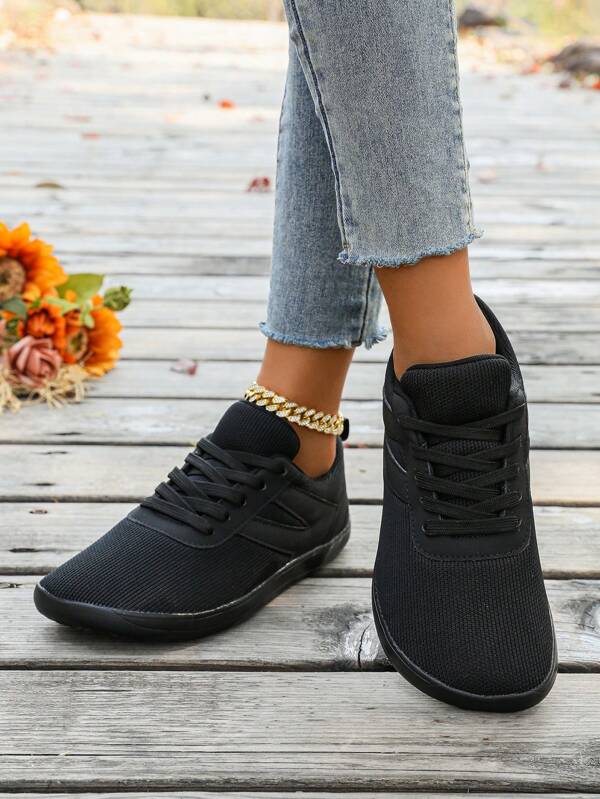 Nouvelles chaussures de sport blanches pour femmes, ultra-légères, en maille respirante, à large tête, avec amortissement des chocs, semelle souple anti-dérapante. Chaussures de course casual pour étudiants hommes et femmes, tout-aller