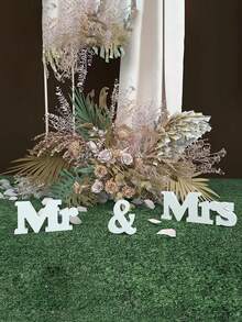 3-częściowy zestaw drewnianych znaków Mr And Mrs, wykonany z drewna, nie wymaga prądu, idealny na wesela, wieczory panieńskie, walentynki i uroczystości z dekoracjami stołu i rekwizytami do zdjęć