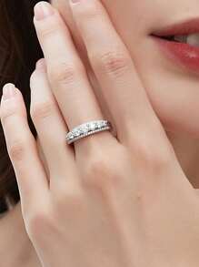 AIHUASI 1 peça Elegante Anel de Casamento de Diamante de Moissanite de Prata Esterlina 925 para Mulheres Corte Redondo de 1,0 mm com Peso Total de 0,94 Quilates, Brilhante Cor D-VVS1 Moissanite, Anel de Noivado Diário, Presente de Joias Finas para Ela