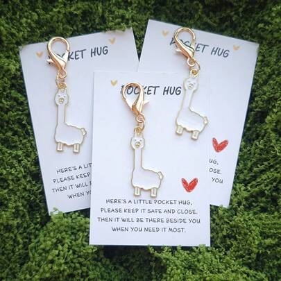 Funny White Alpaca Keychain Pocket Hug Card, Animal Lover Best Friend Gift Positive Gift Lucky Small Gift For Christmas, Birthday, Wedding, Valentine's Day, Mother's Day, Father's Day, Special Encouragement Token, Inspirational