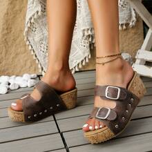 Plus Size Thick Sole Rivet Embellished Slippers, 2025 Spring & Summer New Metal Strap Beach Sandals For Women - Brown - View 5