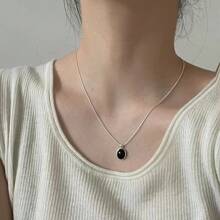 1pc Luxury Silver-Color Aquamarine Necklace, Women Minimalist Design Clavicle Chain, Sweater Chain Snake Bone Chain Accessory,Fashionable Chic Geometric Oval Pendant Necklace, Suitable For Daily & Date Wear