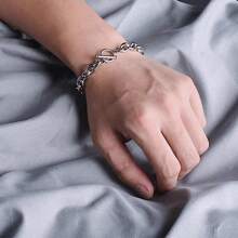 1pc Fashionable Stainless Steel O-Shape Buckle Punk Bracelet, Minimalist Design Men's Bracelet Suitable For Daily Wear