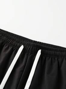 Men's Solid Color Fashion Sports Shorts, For Running, Lightweight Quick Dry Breathable Beach Shorts, Stylish & Comfortable, With Drawstring, Suitable For Beach, Gym, Training, Outdoor Activities, And Casual Daily Wear