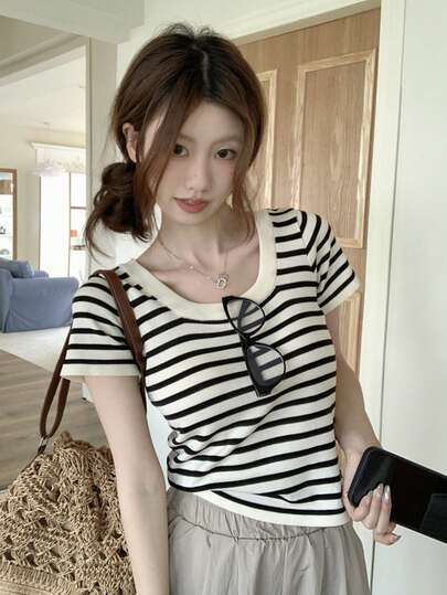 2025年夏季女装条纹设计撞色短袖针织上衣