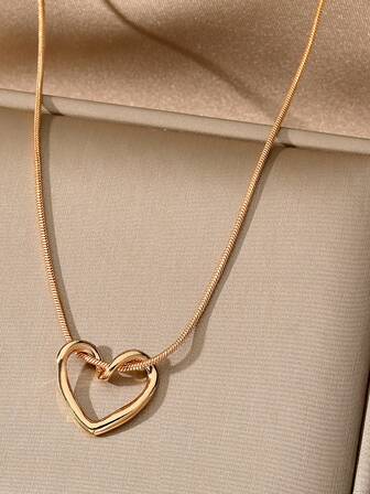 1 件时尚优雅奢华镂空心形吊坠项链，简约设计百搭锁骨链项链，适合年轻人，礼物
