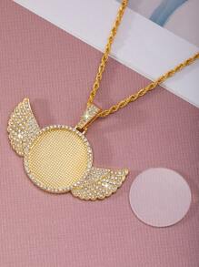 Collier pendentif avec cadre photo d'ailes d'ange et cubique de zircone. Bijoux à la mode pour couple, cadeau d'anniversaire. Le meilleur cadeau pour les femmes à porter au quotidien ou comme cadeau. Colliers pour femmes, bijoux d'été, bijoux en or