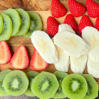 3件套逼真仿真水果切片，精细水果切片装饰，玩具，摄影道具，糖果屋装饰，草莓、香蕉、猕猴桃、橙子、黄瓜、玉米、饼干、柠檬、蓝莓、西兰花，适合节日、新年、圣诞节、生日派对装饰、家居装饰，仿真水果