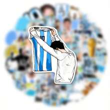 50 piezas Pegatinas con diseño de fútbol azul en estilo de dibujos animados, pegatinas de PVC reutilizables para botellas de agua, equipaje, portátiles | Diseños dinámicos de jugadores de fútbol, accesorios de fútbol