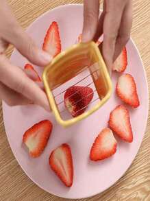 1 pieza Cortador de tazas, cortador de frutas portátil, cortador de huevos, cortador de fresas de acero inoxidable, cortador rápido de ensaladas de fresas, cortador de plátanos, utensilios de cocina, herramientas de cocina, cortador de frutas multifuncional - Cortador reutilizable de plátano, fresa y huevo - Utensilios de cocina lavables y de fácil preparación, nuevo cortador de frutas mini de 2023 - Cortador de fresas de acero inoxidable