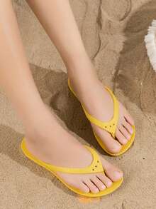 1 Pair Teens Summer Flip Flops, Soft Bottom Beach Sandals - Yellow - View 2