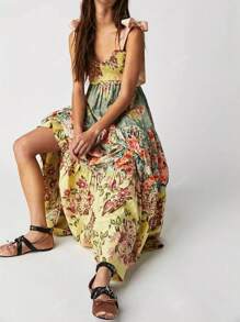 Nuovo vestito elegante primaverile/estivo con stampa floreale, spalline a spaghetti, senza schienale, fiocco, stile bohémien di , in chiffon, effetto snellente in vita