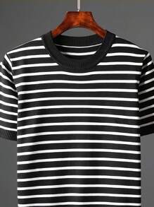 Maglietta girocollo a maniche corte a righe orizzontali in bianco e nero, in maglia, comoda e di stile, adatta per uso quotidiano e casual