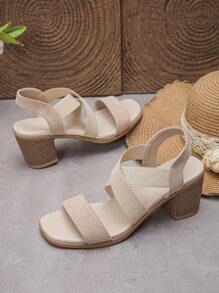 Sandales à talons épais avec bout ouvert, été 2025. Brides croisées de style rétro romain, confortables et non fatiguantes, chaussures femme à talon moyen