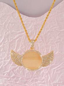 Collier pendentif avec cadre photo d'ailes d'ange et cubique de zircone. Bijoux à la mode pour couple, cadeau d'anniversaire. Le meilleur cadeau pour les femmes à porter au quotidien ou comme cadeau. Colliers pour femmes, bijoux d'été, bijoux en or