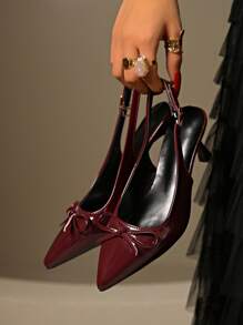 Sandalias de tacón stiletto alto con punta puntiaguda y lazo elegante para mujeres. Zapatos de vestir sexy y de moda, apropiados para uso diario, discoteca, boda, exteriores y verano. Disponibles en colores rojo, negro y blanco.