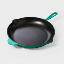 Sartén de hierro fundido esmaltado de 12" verde - Tabitha Brown para Target: sartén, calentamiento uniforme, apta para horno, utensilios de cocina - 1 - Ver 1