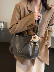 时尚百搭PU防水面料，字母图案设计，大容量复古优雅单肩方包，带吊坠设计，休闲风格斜肩女士手提包，女士钱包商务通勤包，适合工作，女士斜挎包，高端时尚包包，适合日常通勤和派对。