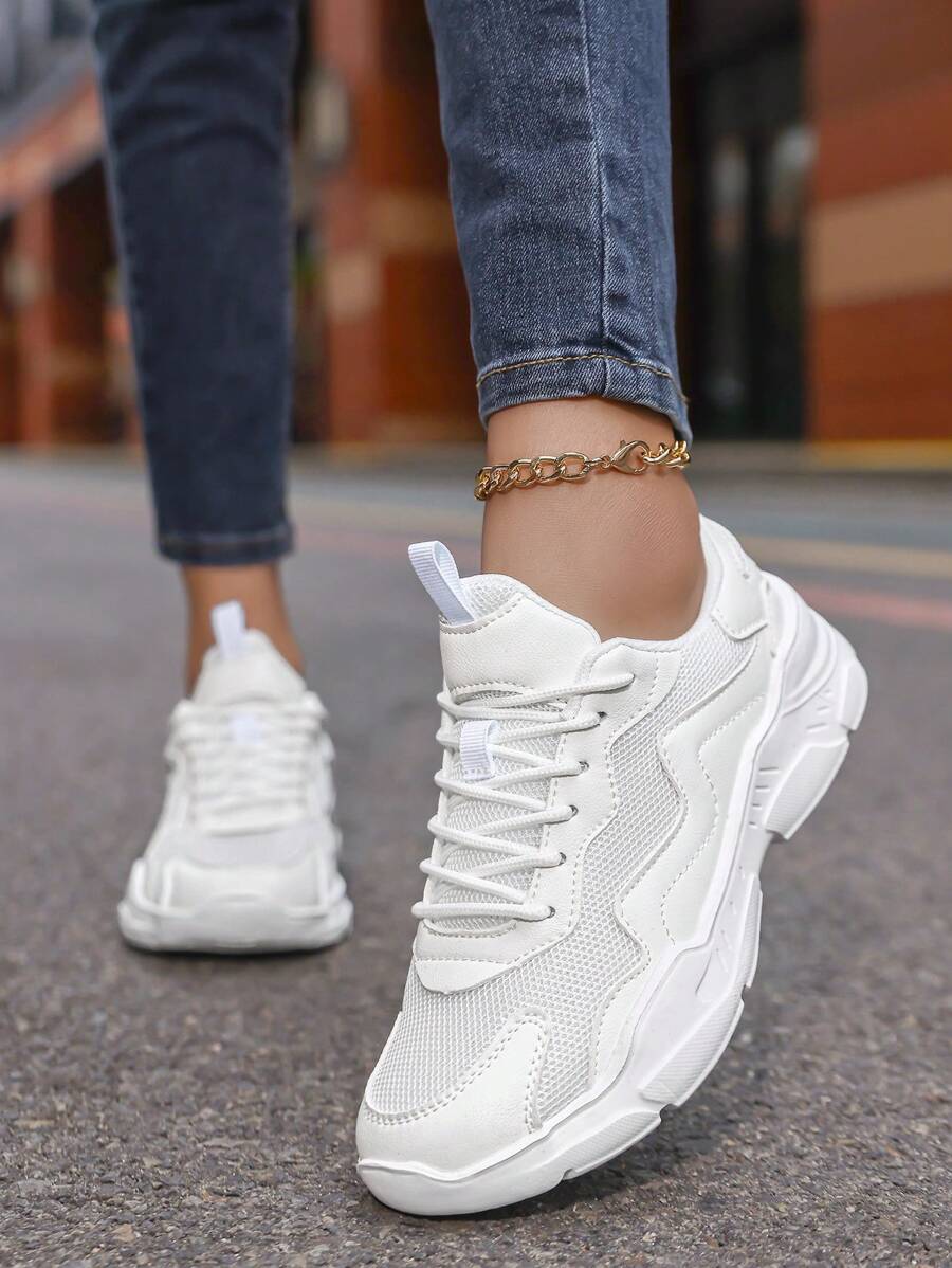 Lässige Sportschuhe für Damen, neue Sport-Sneakers für Damen im Sommer, niedrige Schnürschuhe, bequeme, dicke Sohle, stoßdämpfend, rutschfest, verschleißfest, gestricktes Mesh-Leder-Patchwork, atmungsaktiv, vielseitige, klobige Sneakers für junge Damen, personalisierter Streetstyle im Outdoor-Bereich, einfache, klassische, einfarbige, vielseitige Mesh-Schuhe für draußen