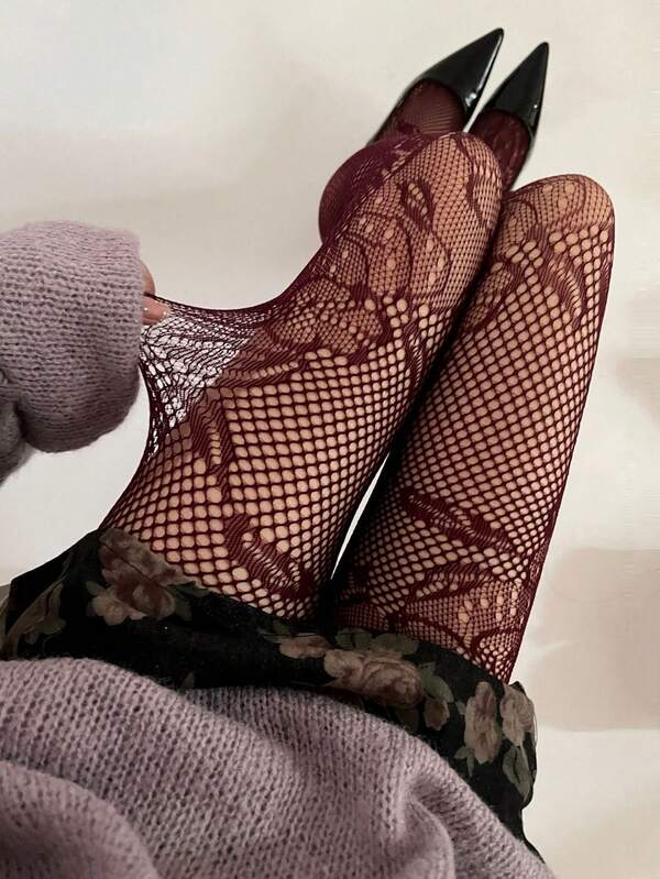 زوج من جوارب الدانتيل الفاخرة الشفافة بطراز كوري، جوارب نسائية بتصميم زهري مفتوح محبوك بشكل شفاف