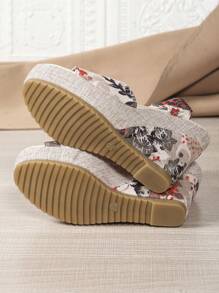 2024 New European Women Wedge Thick Sole Sandals, Spring Summer Outdoor Versatile Buckle Sandals, Model Stage Sexy Shoes, Color Block Floral Beach Casual Slippers, Comfortable Open Toe Shoes, Green Floral Print Platform Sandals For Petite